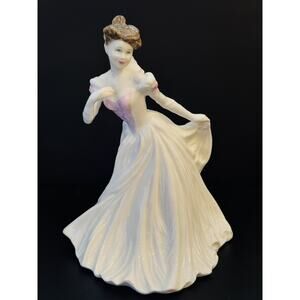 Royal Doulton Classics in Vogue - THE BRIDE - HN 4324